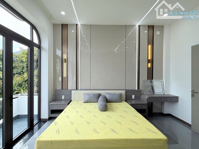Bán nhà liền kề KĐT Văn Quán, vị trí trung tâm,80m 4 tầng, gara ô tô, 20 tỷ - 10