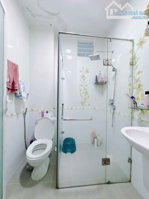 BÁN NHÀ SIÊU PHẨM ĐẸP 4 TẤM NGAY KHU VĨNH KHÁNH Q4 GIÁP Q4 DT 3*20 GIÁ 6Tỉ TÍ 5PN SỔ RIÊNG - 10