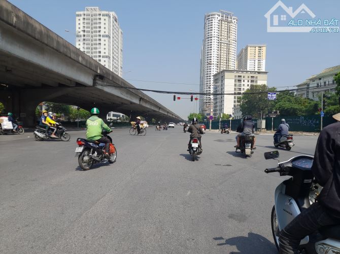 Mảnh đất vàng mặt phố Nguyễn Hữu Thọ - 450m2, mặt tiền 21m cơ hội đầu tư siêu lợi - 145 Tỷ - 1