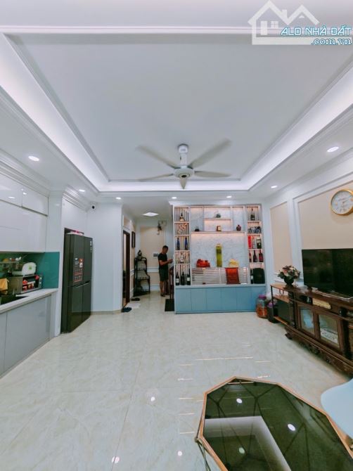 BÁN NHÀ MAI DỊCH CẦU GIẤY, Ô TÔ ĐẬU CỬA, 42M2, 6 TẦNG, MT 5,2M, GIÁ NHỈNH 11 TỶ - 1