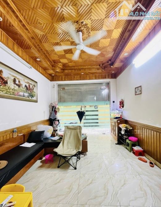 BÁN GẤP NHÀ PHỐ NGUYỄN KHANG - 50M2, 5 TẦNG, NỞ HẬU, CÁCH PHỐ ĐÚNG 30M GIÁ CHỈ 9.9 TỶ - 1