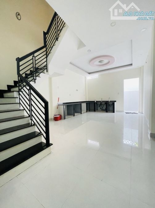 🌹 CHỈ 6.6 TỶ – NHÀ ĐẸP 3 TẦNG BTCT – 92M² – NGAY LÊ THỊ RIÊNG, THỚI AN 13, QUẬN 12 🌹 ✨ N - 1