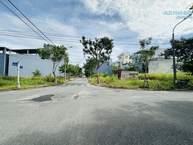BÁN GẤP LÔ GÓC HIẾM ĐƯỜNG DƯƠNG TÔN HẢI 180M2 GẦN BIỂN NON NƯỚC PHÙ HỢP ĐẦU TƯ CHỈ 10,X TỶ - 1