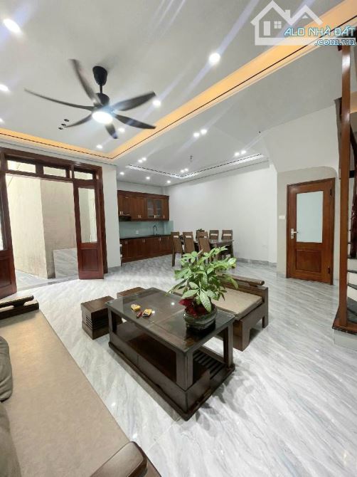 TRUNG TÂM PHÚC LỢI  - LONG BIÊN - GẦN CHỢ, TRƯỜNG HỌC CÁC  - TIỆN ÍCH BẠT NGÀN - 1