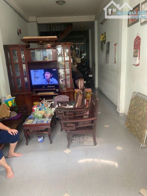 HIẾM BÁN ! ÔNG ÍCH KHIÊM Q11 GÓC HAI MẶT TIỀN HẺM XE HƠI - 6,4 TỶ - 3 TẦNG - 47m2 - 5PN - 1