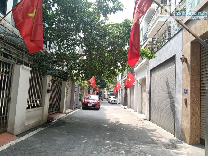 Bán Nhà Cổ Nhuế 50m, 5 Tầng , Dân Xây , Sát Ô Tô Tránh , Phân Lô 3 Thoáng , Ngõ rộng 3m5 - 1