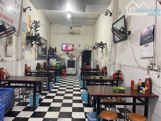 Bán Nhà Mặt Phố Ngô Gia Tự Long Biên, Diện tích gần 100m2, vỉa hè 8m, Kinh Doanh, giá 20tỷ