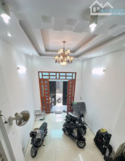Nhà 5 tầng gần mặt tiền Nguyễn Hồng Đào, hẻm ô tô tránh, 12.3 tỷ - 1