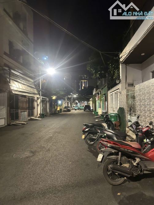 Bán đất tặng nhà mặt tiền đường Phan Thúc Duyện - 1