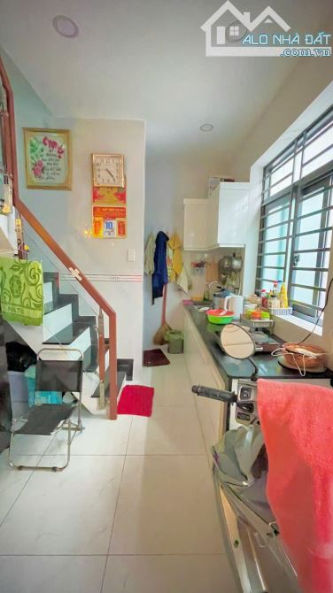 Bán Nhà SHR DTSD 40m2 ngay Chợ Trần Thị Cờ Giá chỉ 1,78 Tỷ - 1
