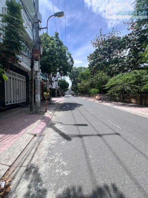 Cần bán lô đất tặng nhà cấp 4 đường Nguyễn Lộ Trạch. Gần Biển Hoàng Diệu - Tp Nha Trang - 1