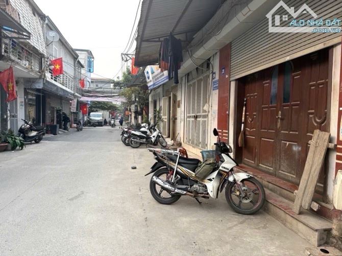 Hiếm - Bán Gấp Nhà 3T Thọ Am 35M2 4,25ty,ngõ rộng,cách oto 10m, gần chợ trường - 1