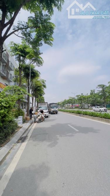 LK trục chính KĐT The Manor Nguyễn Xiển, 225m2, MT 15m, kinh doanh đẳng cấp - 1