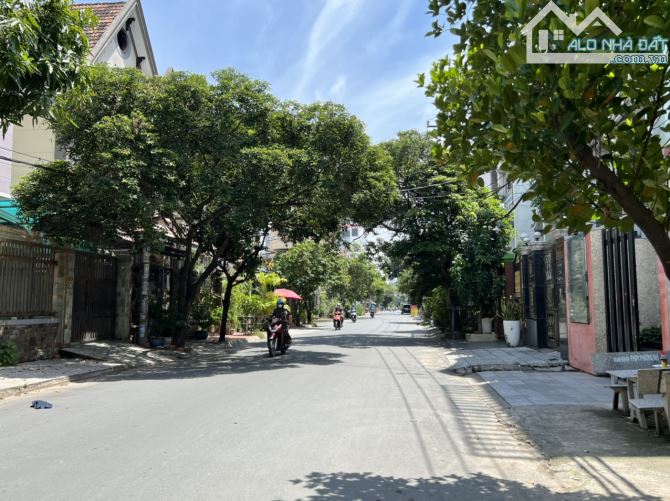 Bán biệt thự cũ khu An Lộc - Nguyễn Oanh, DT 14x17m, 2 tầng kiên cố, giá nay 21 tỷ. Gần MT - 1