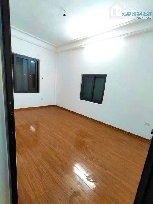 Nguyễn Chính - Thịnh Liệt : 39m , 3 tầng , 5,8 t.ỷ - 1