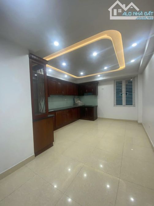 Bán nhà phố Nguyễn Đình Chiểu 45m2, 6T thang máy đẹp 2 thoáng gần Công viên giá 12 tỷ - 1