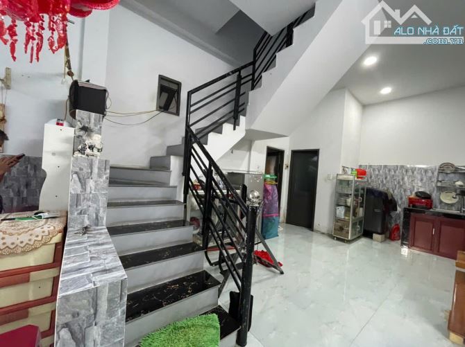 Gia đình cần bán nhà gần biển Nha Trang giá cực tốt! - 1