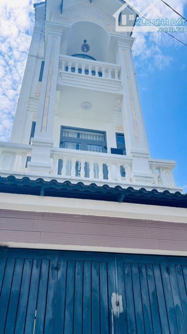 Nhà phố 3 tầng,Đường Song Hành, Quận 12,hẻm 8m,Ngay Công Viên An Sương ,4*18m,Nhỉnh 6 Tỷ - 1