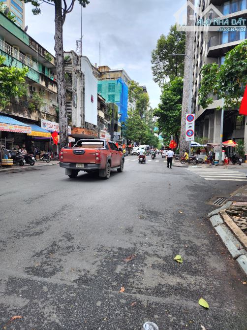Bán Shophouse MT Nguyễn Thái Bình Q1 – Ngang 5.6m – Giá chỉ 21 tỷ gấp bán đi định cư. - 1