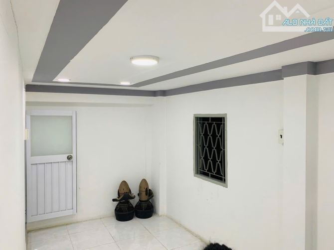 KHU TRUNG TÂM Q10 NGANG 5M2 NHÀ 2 MẶT HẺM TRƯỚC SAU 3TỶ - 1