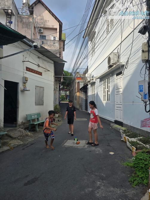 CẦN BÁN NHÀ MÁI THÁI – KP9 TÂN PHONG (CŨ), BIÊN HOÀ  cách đường Đồng Khởi vào 20M - 1