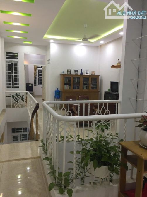 Cần bán căn nhà gần biển hẻm đường Tô Hiệu, Vĩnh Nguyên, Nha Trang - 1