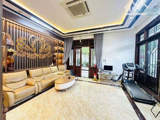 🔥BÁN BIỆT THỰ 4 TẦNG MẶT TIỀN PHÙNG CHÍ KIÊN, ĐẲNG CẤP GIỮA LÒNG TP HUẾ 🔥DT 198m2 - 1