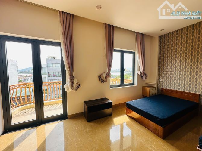 Bán khách sạn 7 tầng đường Trần Hưng Đạo gần cầu Rồng, Sơn Trà - 1