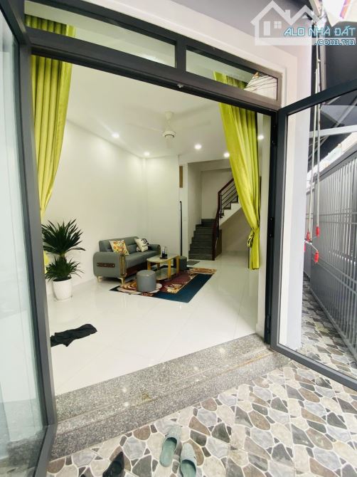 Bán Nhà Nguyễn Văn Quá Q12 - 38M2(4,5 x 9 )- 4Tầng- HXH- Chỉ 4,05 Tỷ. - 1