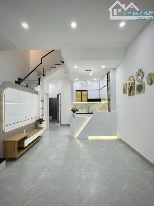 Bán rẻ nhà nguyên căn mới xây đường Hồ Văn Cống, Bình Dương, 1 trệt 1 lầu giá 1 tỷ 9 - 1
