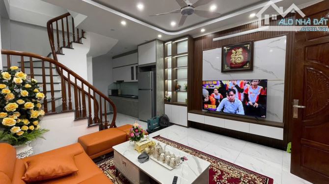 NHÀ ĐẸP-NỘI THẤT -ĐÀM QUANG TRUNG 34M 5T GIÁ 6.9TY-CỰC GẦN PHỐ -Ô TÔ - 1