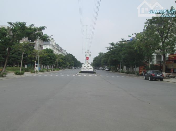Bán nhà trục chính Lideco cạnh hồ điều hòa 170m2 chỉ 2x tỷ. - 1