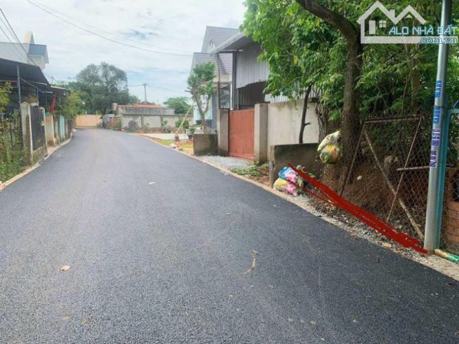 Chính chủ gửi bán lô đất gần chợ Lệ Trạch đường nhựa 7m5 giá 1ty2xx - 1