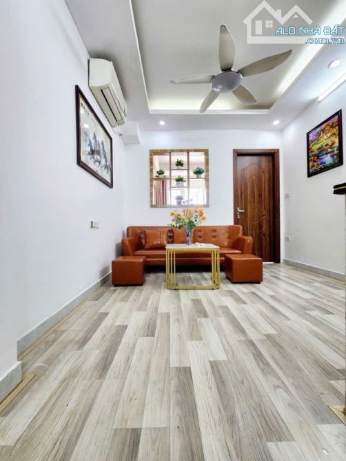 Căn chung cư Xuân La 52m, tầng 1, 2 ngủ, thang máy, full nội thất! - 1
