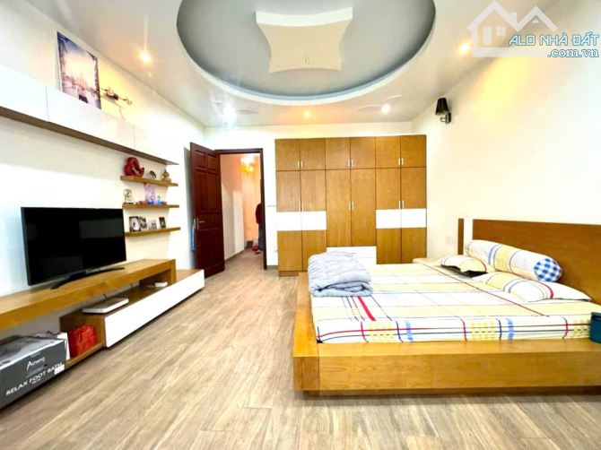 400tr/m2 Trần Quang Diệu, ô tô tránh, kinh doanh, 2 thoáng, ô tô vào nhà, 66m*5T - 1
