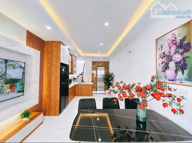 Bán nhà Xuân đình, DT 40m, MT 4m, full nội thất, ô tô đỗ cửa, gần công viên - 1