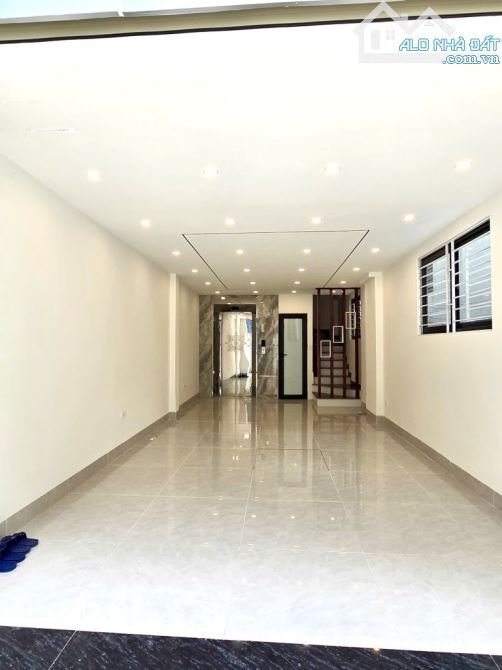 siêu phẩm thạch bàn – nhà 7 tầng lô góc, thang máy, ô tô vào – chỉ 10.x tỷ - 1