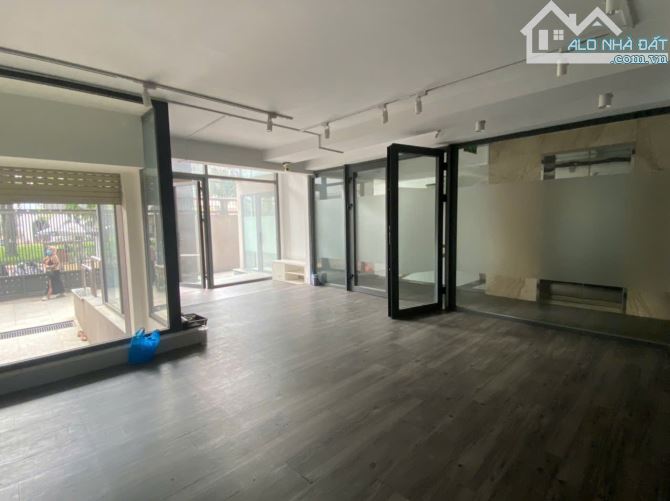 Tòa nhà KDC Trung Sơn 10x20m 4 lầu thang máy nhà mới 100% giá 120 triệu - 1