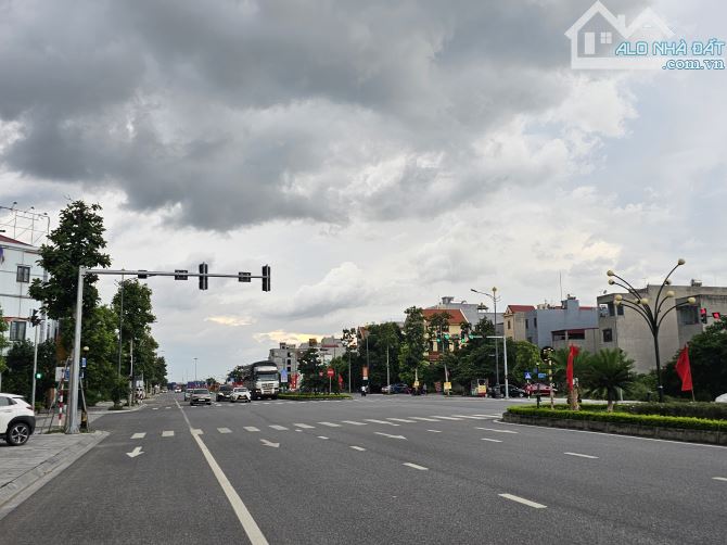 Bán đất BT ĐH Long Thông 2 đầu Đg Lý Thánh Tông DT 270m, MT15m,Hướng TB&ĐN,Giá 33 tỷ - 1