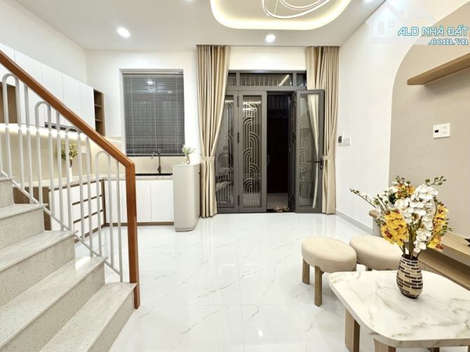 BÁN NHÀ FULL NỘI THẤT - NGUYỄN TRỌNG TUYỂN, PHÚ NHUẬN - SAU LƯNG MẶT TIỀN – 24M2- 5.9 TỶ - 1