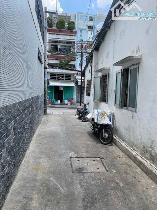Nhà cũ 70m2, 2 tầng Tôn Thất Thuyết, SHR, không QH – 5,28 tỉ - 1