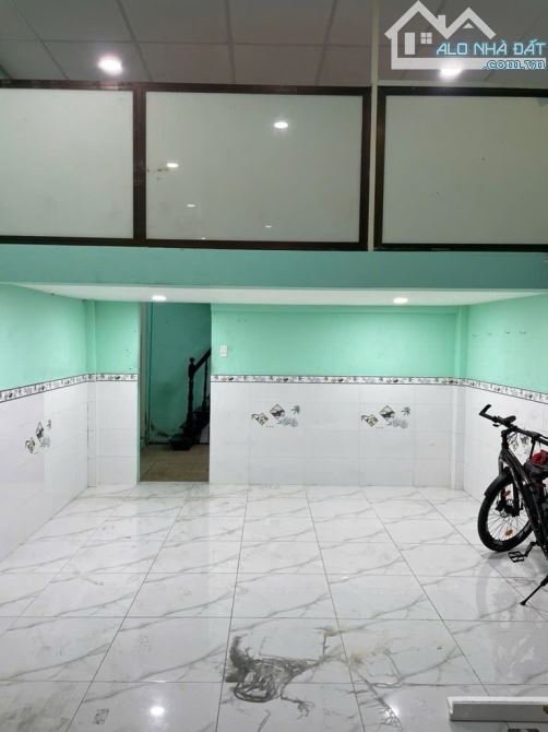 Hiếm Lạc Long Quân,Tân Bình,3 Tầng , Hẻm 6M, Ô Tô Vào Nhà , Lô Góc , Giá Chỉ 6.3 Tỷ TL - 1