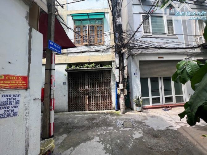 CHÍNH CHỦ GỬI BÁN, ĐẤT TRẦN CUNG CẦU GIẤY, NGÕ THÔNG CÁC NGẢ,VÀI BƯỚC CHÂN RA PHỐ. DT 125M - 1