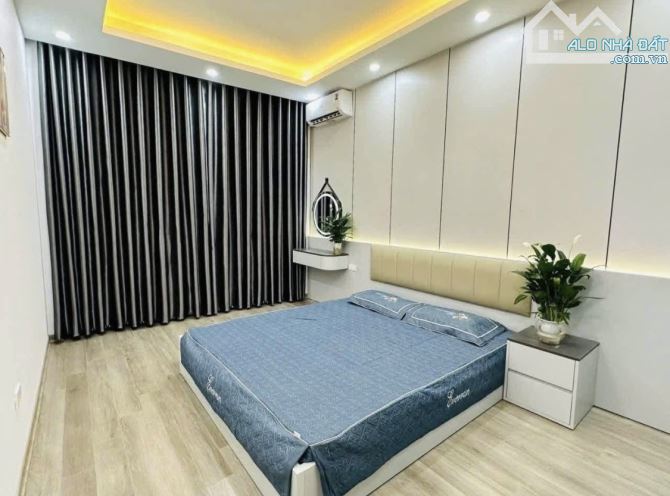 Bán Nhà Minh Khai Hai Bà Trưng 28m x 5 Tầng Mặt Tiền 3.4m Nhà Xây Mới Thiết Kế Hiện Đạ