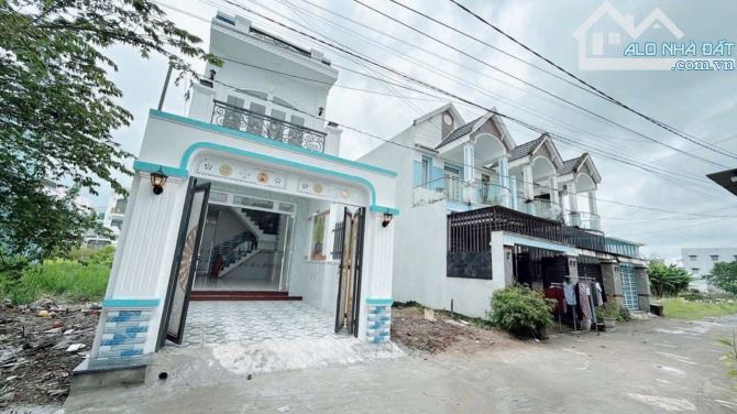 Nhà Xây Mới, Đường Ô Tô Sổ hồng riêng, 90m2 ngay Tân Kim, Cần Giuộc - 1