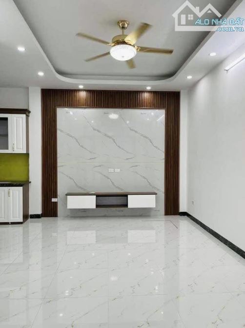 Hot chủ nhà ưu ái kỉ niệm cho anh chị căn nhà 5 tầng tại Vân Canh cách đường oto 50m - 1