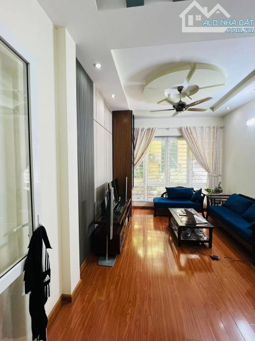 30M Ra Phố Đội Cấn, Lô Góc 3 Thoáng, Gần Hồ, 37m2*4T MT 3.8M Chào 8.4 Tỷ - 1