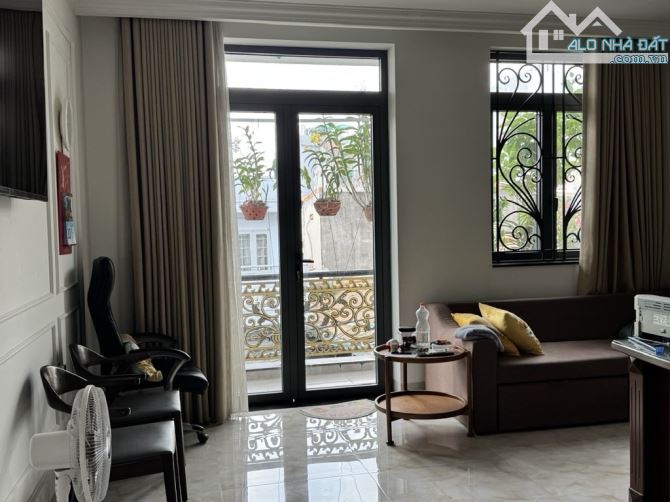 Chủ Nhiệt Bán Gấp Nhà Cực Đẹp 2 Mặt Tiền Trung Tâm Q9, 72m2, Chỉ 12,5 Tỷ TL, Bao Hoàn Công - 1