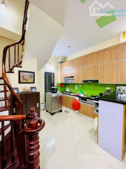 Nhà đẹp Xã Đàn, 5 tầng, 40m² – Ngõ cực nông, gần hồ, nội thất sang xịn. Giá 9.x tỷ - 1