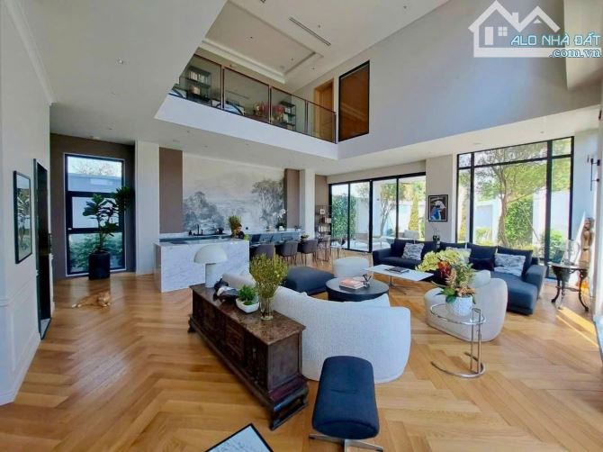 Giảm 15 tỷ - bán gấp biệt thự ven sông Bình An. DT 16x23 CN 360m2 full nội thất chỉ 76 tỷ - 1